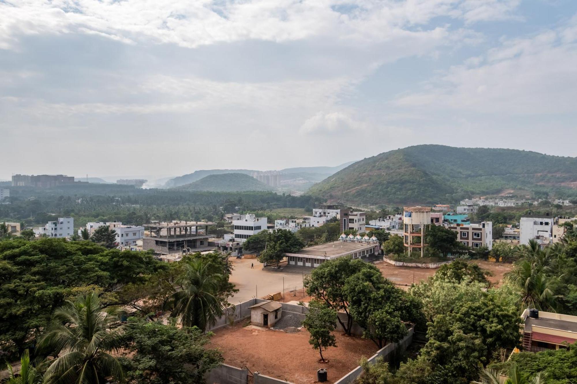 Hotel Oyo Sai Nivas Jalāripeta Exterior foto